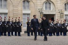 zelenski-si-macron-au-discutat-despre-apararea-ucrainei-si-tensiunile-din-orientul-mijlociu