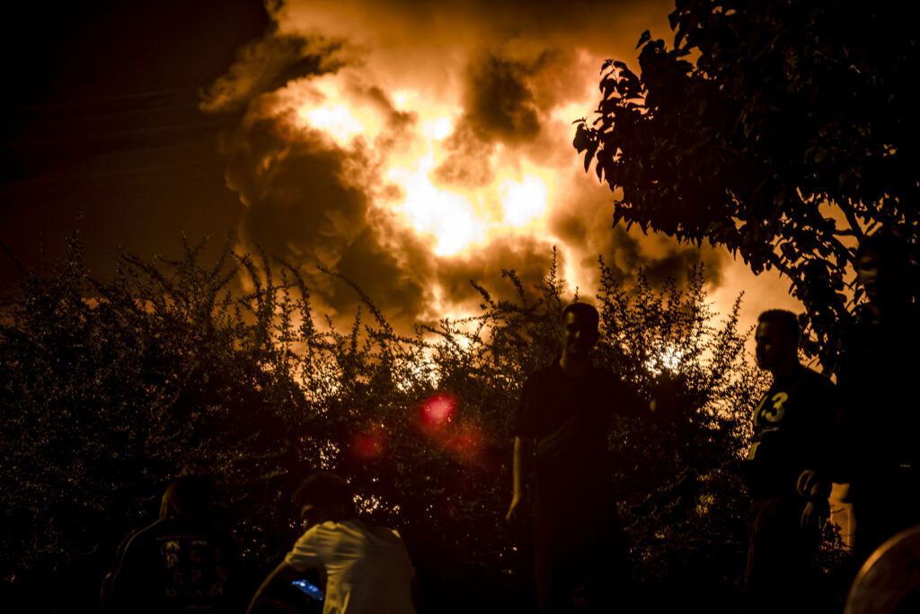 coloane-de-foc-deasupra-teheranului.-armata-israeliana-a-confirmat-ca-a-atacat-instalatiile-de-depozitare-a-combustibilului-din-capitala-iranului