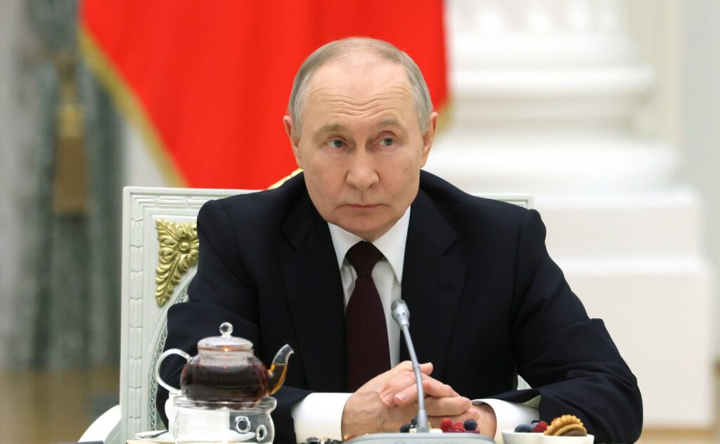 vladimir-putin-se-implica-in-criza-mondiala-a-petrolului.-ce-mesaj-are-pentru-europa