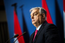 viktor-orban-plafoneaza-preturile-la-pompa-din-ungaria-incepand-de-azi-anuntul-oficial-al-premierului-ungar.-in-romania,-preturile-sar-de-9-lei