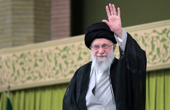 ambasada-iranului-la-bucuresti-pretinde-ca-oficiali-ai-guvernului-romaniei-au-semnat-cartea-de-condoleante-in-memoria-ayatollahului-khamenei