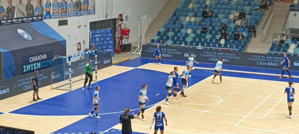 csm-bucuresti-a-zburdat-in-banie,-bistrita-s-a-impus-cu-rapid.-cele-doua-rivale-la-titlu-in-liga-florilor-sunt-separate-de-un-punct-inaintea-meciului-direct