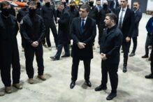 zelenski-a-vizitat-baza-aeriana-de-la-fetesti,-unde-se-antreneaza-ucraineni-pentru-a-deveni-piloti-de-avioane-f-16
