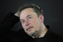 china-devanseaza-neuralink.-primul-implant-creier-computer-aprobat-inaintea-companiei-lui-elon-musk
