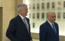 lider-ocde-primit-de-premierul-ilie-bolojan,-la-palatul-victoria.-se-va-lansa-un-studiu-economic-dedicat-romaniei