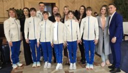 nadia-comaneci,-celebrata-in-parlamentul-european,-la-50-de-ani-de-la-nota-10!-cum-a-fost-plecarea-de-la-onesti-a-zeitei