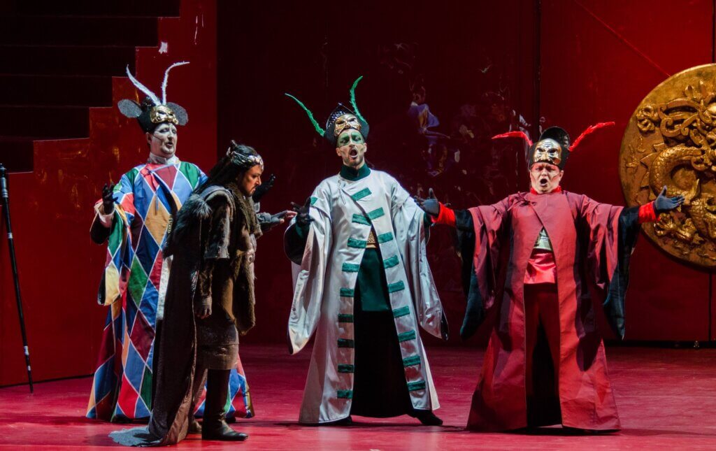 turandot-aduce-pe-scena-operei-nationale-bucuresti-o-noapte-de-foc,-mister-si-sacrificiu