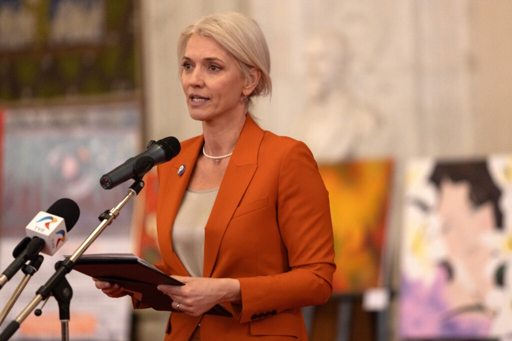 alina-gorghiu:-nimic-mai-fals,-pnl-nu-iese-de-la-guvernare
