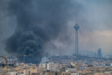 iranul-isi-extinde-atacurile-asupra-infrastructurii-energetice-din-golf,-iar-trump-ameninta-teheranul-cu-iadul-daca-stramtoarea-ormuz-nu-este-redeschisa