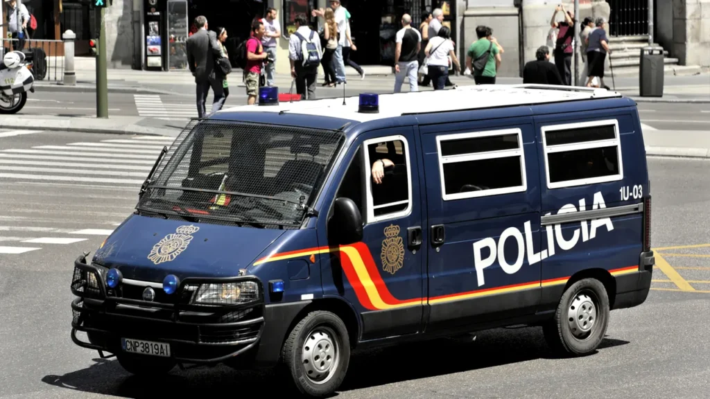 politia-spaniola-a-gasit-pe-un-site-de-comert-online-un-manuscris-pierdut-din-secolul-al-xvii-lea.-cat-cerea-vanzatorul-si-ce-le-a-spus-anchetatorilor