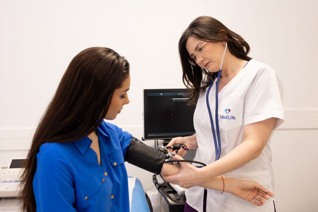 peste-1,3-mil-de-teste-pentru-determinarea-colesterolului-intr-un-an,-in-reteaua-medlife.-analizele-pentru-riscul-cardiovascular,-in-top,-pe-fondul-unei-realitati-alarmante:-bolile-cardiovasculare-provoaca-peste-jumatate-dintre-decesele-din-romania-(p)