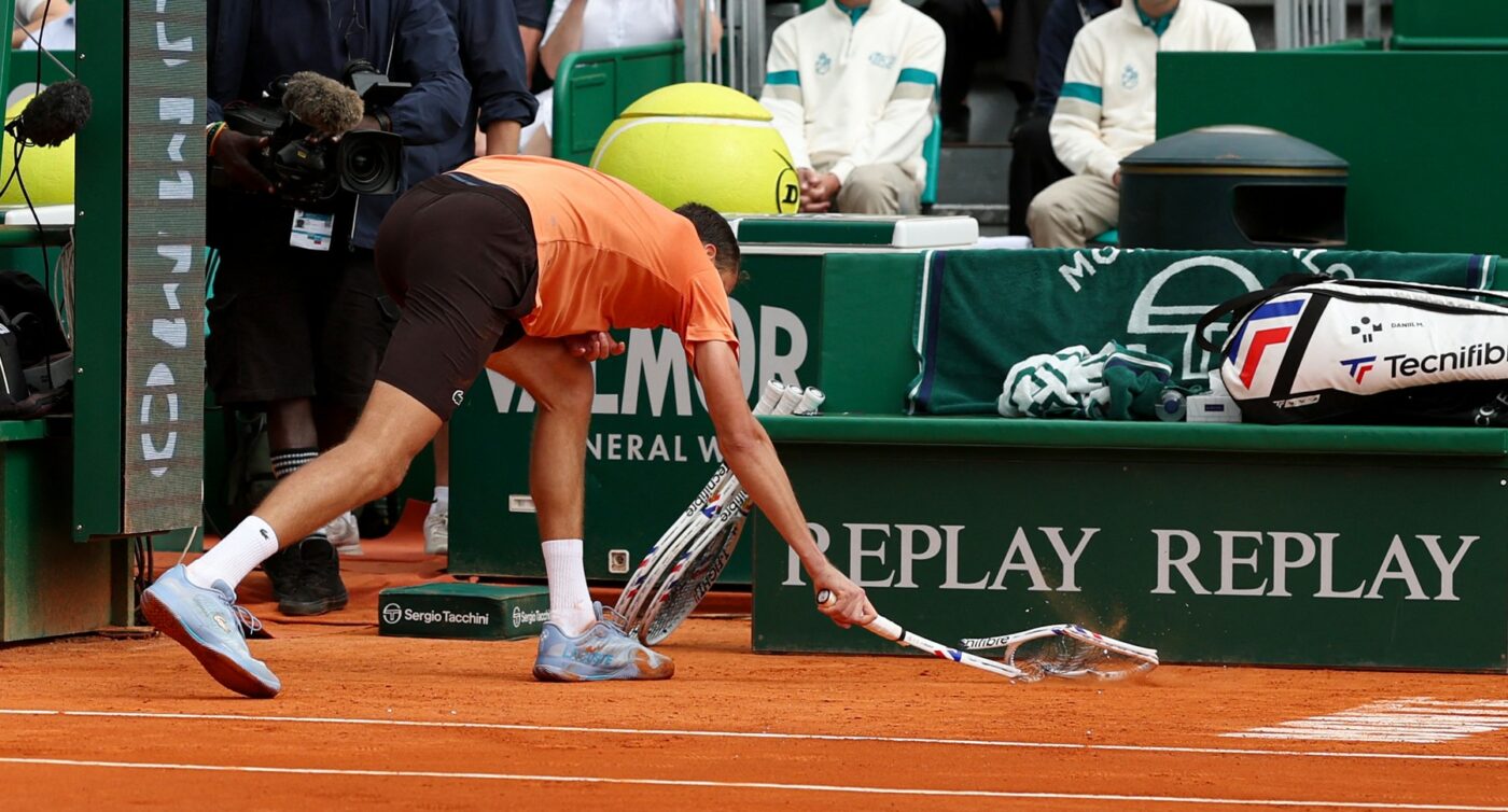 medvedev,-umilit-la-monte-carlo:-0-6,-0-6-si-rusul-a-cedat-emotional!