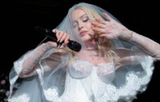 madonna-revine-pe-ecrane-dupa-doua-decenii,-intr-un-serial-inspirat-chiar-de-esecul-filmului-sau-biografic