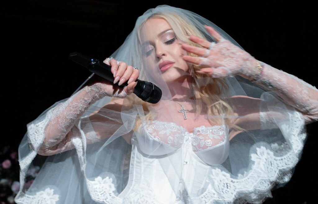 madonna-revine-pe-ecrane-dupa-doua-decenii,-intr-un-serial-inspirat-chiar-de-esecul-filmului-sau-biografic