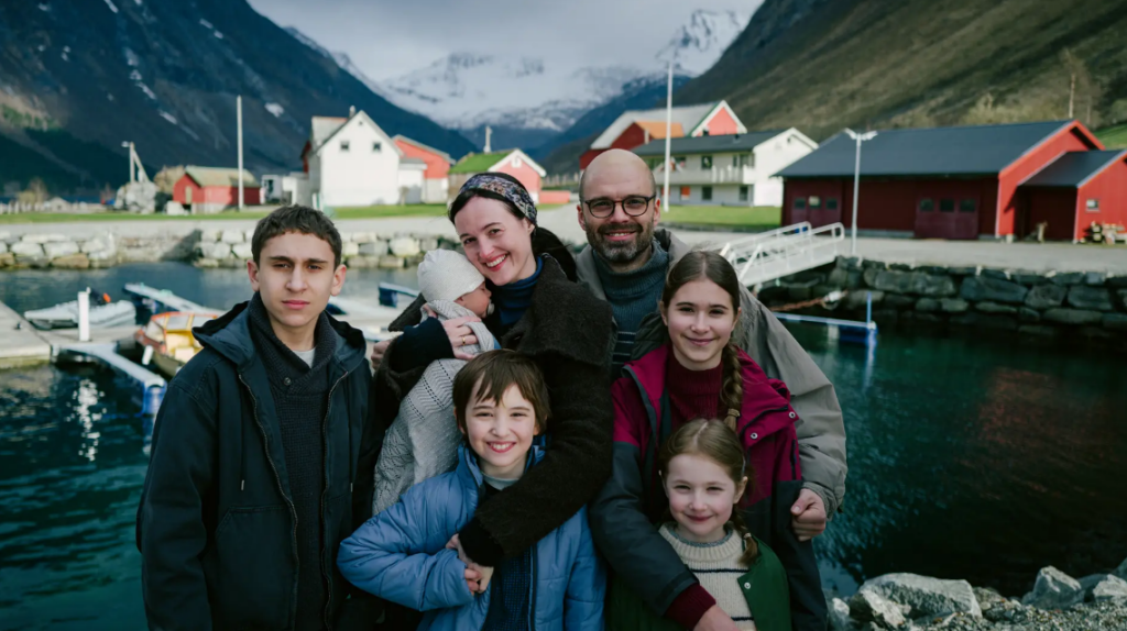 fjord,-filmul-lui-cristian-mungiu,-selectat-in-competitia-oficiala-de-la-cannes.-sebastian-stan-si-renate-reinsve,-in-rolurile-principale