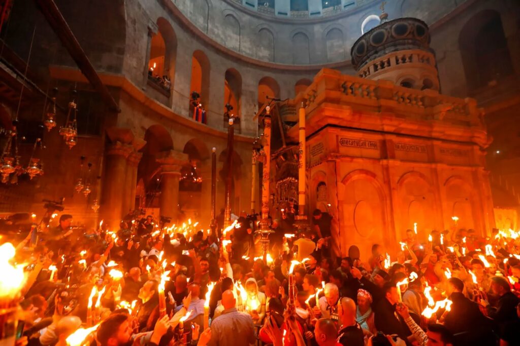 biserica-sfantului-mormant-a-fost-redeschisa-dupa-40-de-zile