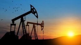 pretul-petrolului-scade-sub-100-de-dolari-pe-baril-dupa-ce-trump-a-afirmat-ca-iranul-vrea-un-acord