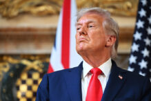 trump-refuza-sa-isi-ceara-scuze-papei-leon