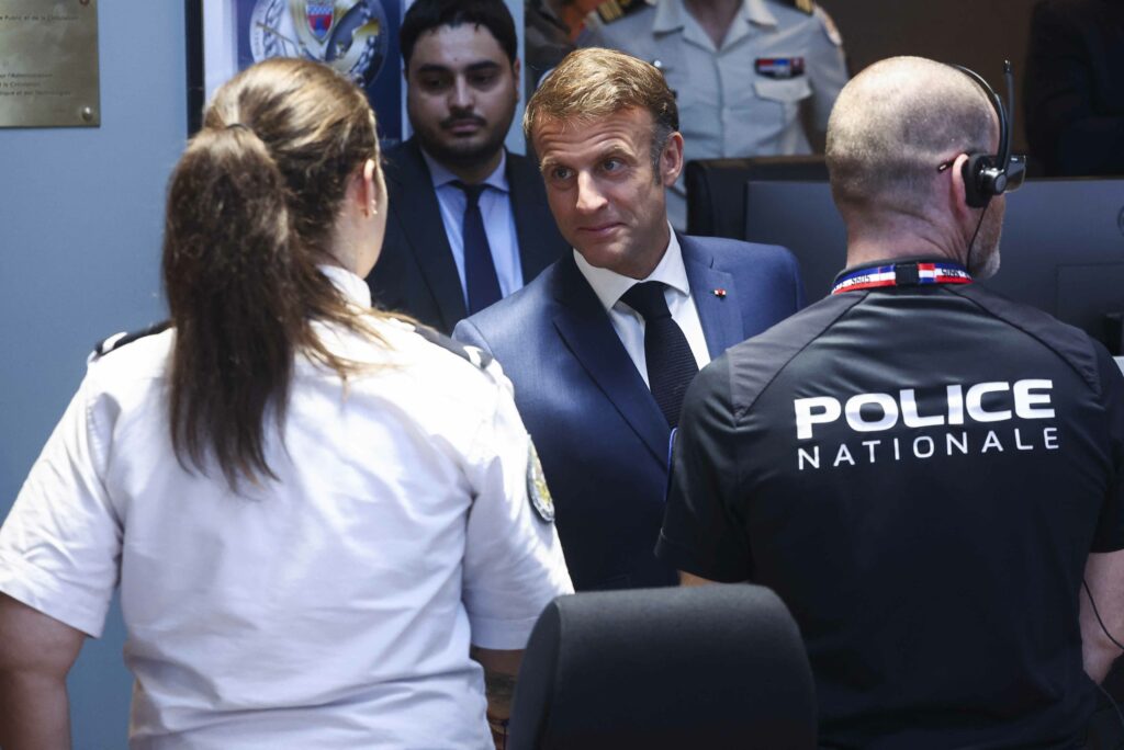 criza-la-paris:-politia,-oprita-la-palatul-elysee-intr-o-ancheta-sensibila-pentru-emmanuel-macron