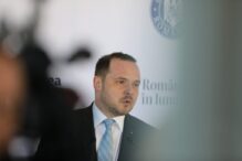 alexandru-rogobete:-romania-va-incerca,-in-discutiile-cu-pfizer,-sa-converteasca-datoria-de-600-de-milioane-de-euro-in-medicamente-inovative