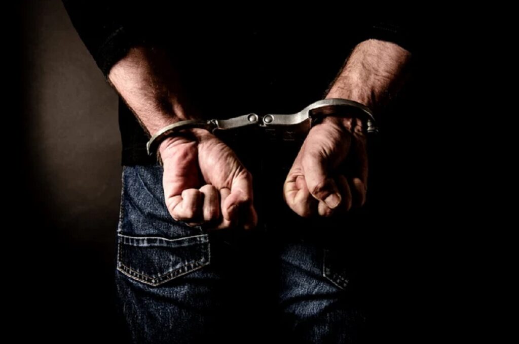 caz-socant-la-iasi!-un-barbat-acuzat-de-trafic-de-persoane-si-exploatare-sexuala-ar-fi-trimis-victimele-in-irlanda