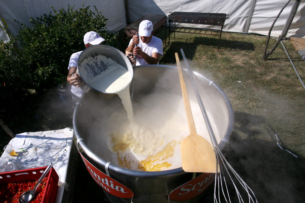 ciorba-de-burta-–-razboi-si-pace-in-farfurie