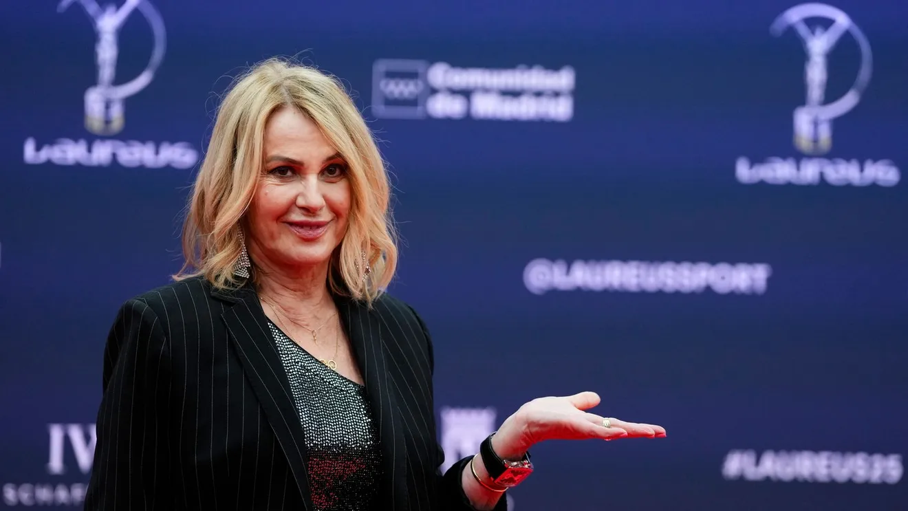 nadia-comaneci-a-plans-in-fata-lumii-intregi.-discurs-in-lacrimi-la-gala-laureus