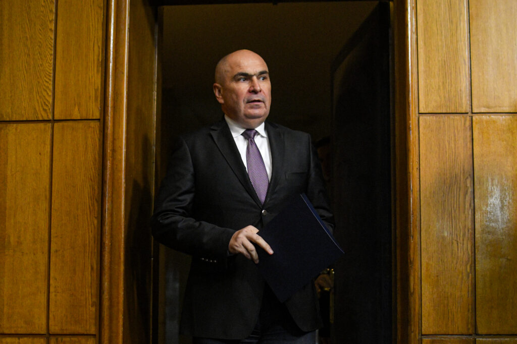 ministrii-psd-au-fost-bruiati-din-afara-guvernului,-spune-premierul-bolojan