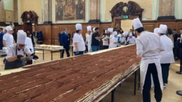 un-grup-de-cofetari-italieni-au-preparat-cel-mai-mare-tiramisu