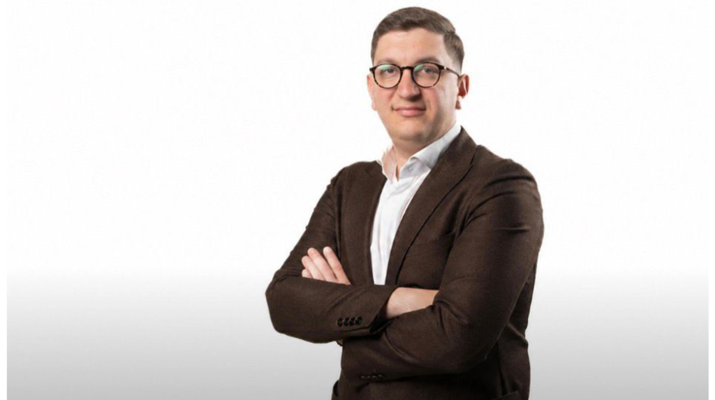 iulian-florin-bucsa-va-depune-juramantul-ca-subprefect-al-judetului-iasi