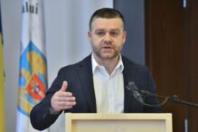 ciprian-ciucu-s-a-jucat-cu-ai-la-primarie.-ce-a-descoperit-edilul