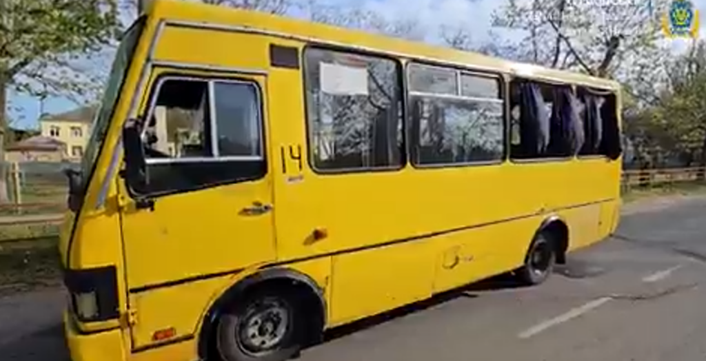 atac-rusesc-cu-drona-in-herson:-cel-putin-doi-morti-si-sapte-raniti-dupa-lovirea-unui-autobuz-civil