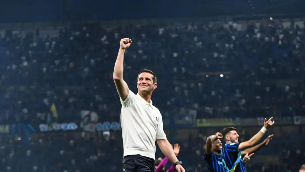 chivu,-dezlantuit-dupa-primul-titlu-de-antrenor,-cucerit-cu-inter.-made-in-romania,-hitul-serii-in-vestiarele-de-pe-giuseppe-meazza