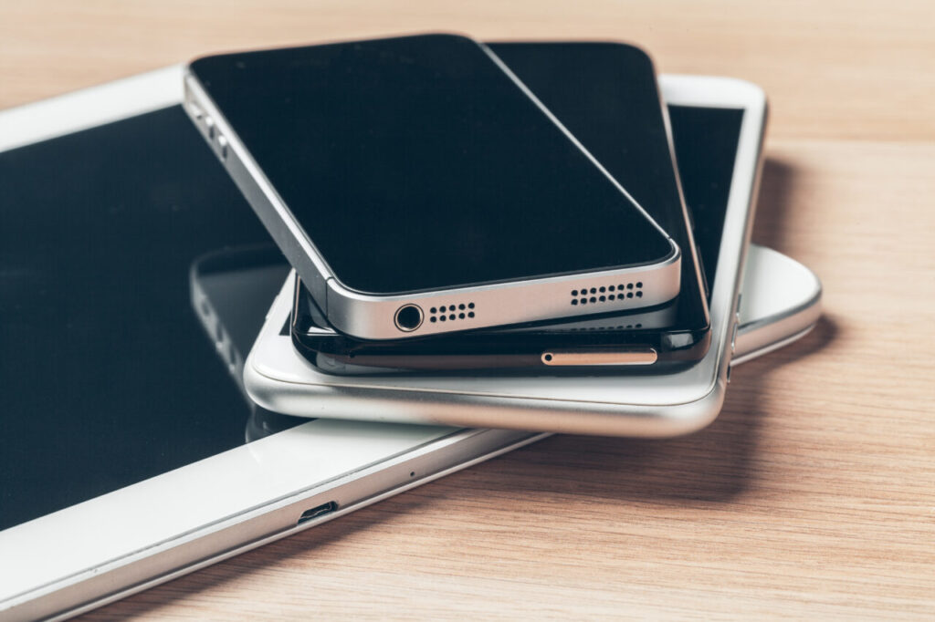 openai-lucreaza-la-propriul-smartphone-bazat-pe-inteligenta-artificiala,-care-nu-va-rula-prin-aplicatii.-cand-ar-putea-incepe-productia-in-masa