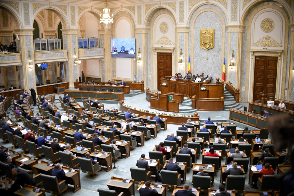 proiectul-care-interzice-vanzarea-activelor-statului-pana-la-sfarsitul-anului-2027,-adoptat-de-senat