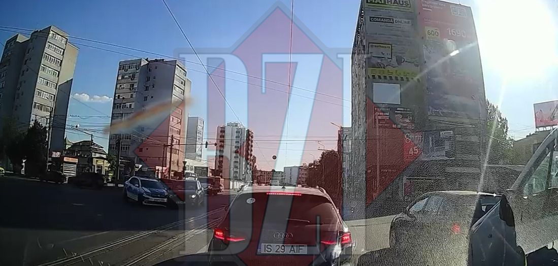 accident-rutier!-o-autospeciala-de-politie-este-izbita-violent-in-trafic-la-iasi