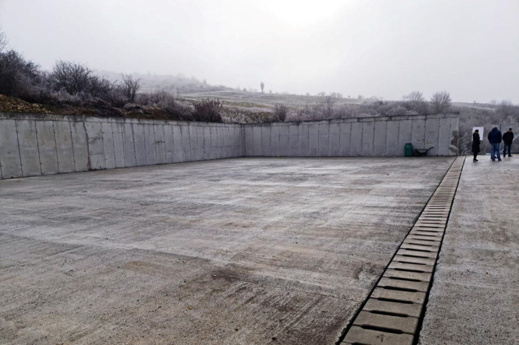 o-firma-din-cluj-si-una-din-suceava-vor-sa-construiasca-o-platforma-pentru-depozitarea-gunoiului-in-aroneanu!-contractul-depaseste-un-milion-de-lei
