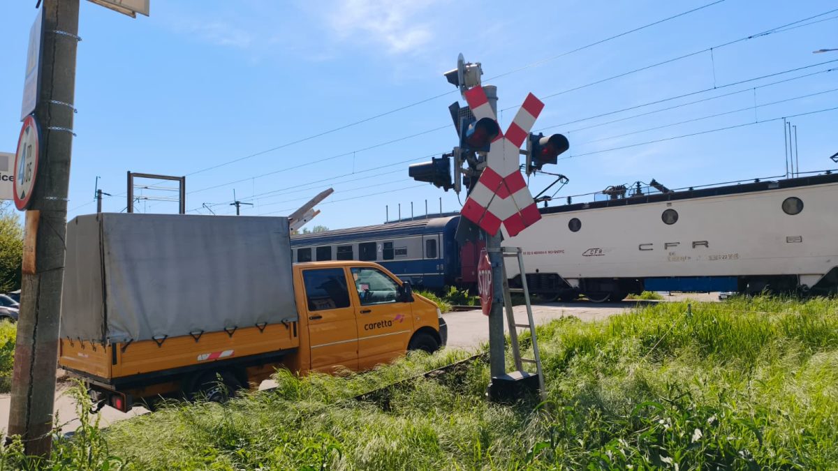 lucrari-de-intretinere-la-semnalizarea-feroviara-in-iasi.-traficul-rutier-va-fi-restrictionat-temporar