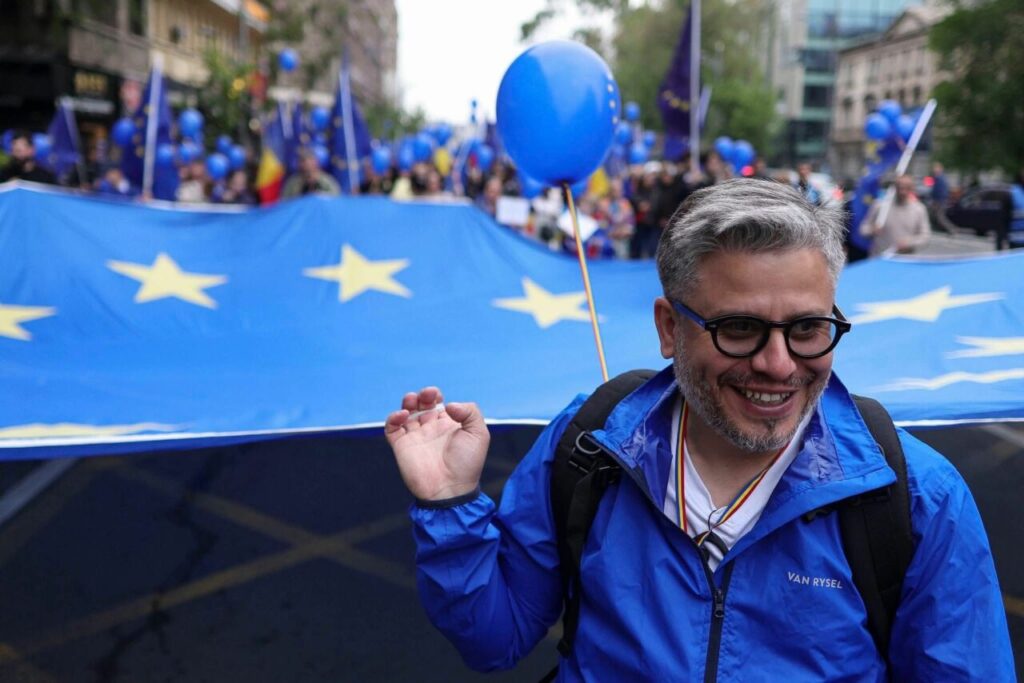 protestatarul-de-serviciu-al-usr-a-iesit-in-strada-si-de-ziua-europei