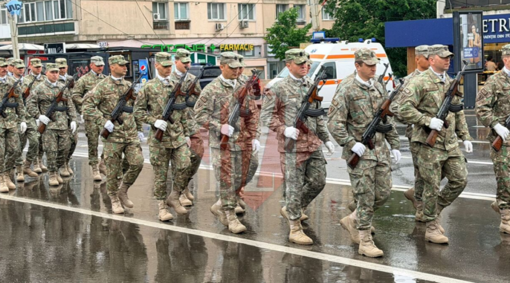 ceremonie-militara-la-iasi,-de-ziua-independentei-si-ziua-europei