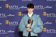 serialul-adolescence-a-dominat-premiile-bafta-tv-2026,-obtinand-patru-trofee