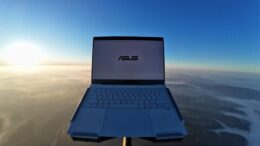 asus-a-trimis-un-expertbook-ultra-mai-sus-decat-inaltimea-everestului-pentru-a-testa-durabilitatea-in-conditii-extreme