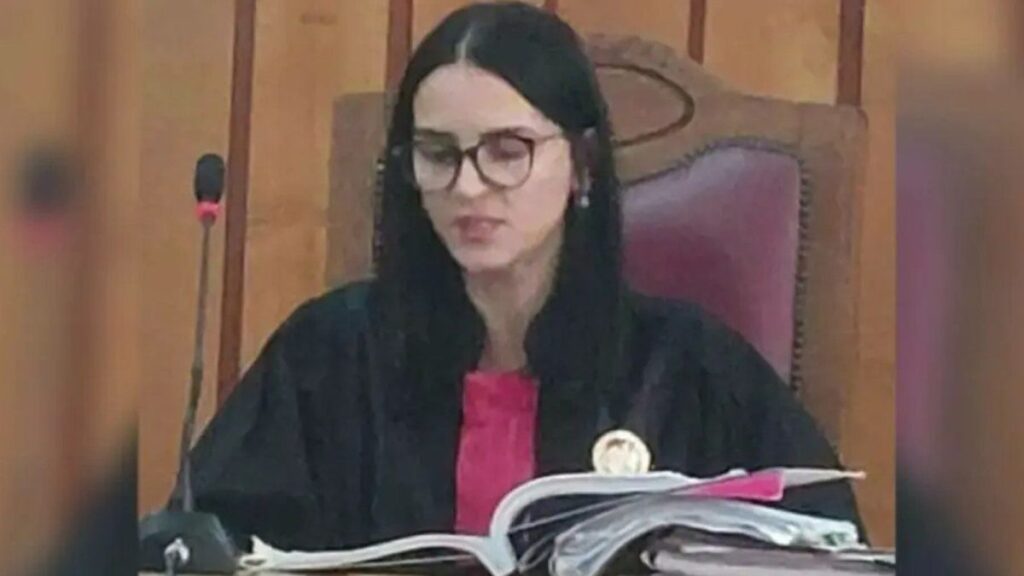 judecatoarea-corupta-si-drogata-de-la-tribunalul-suceava-risca-ani-grei-de-puscarie!-am-vazut-o-in-stare-de-ebrietate!