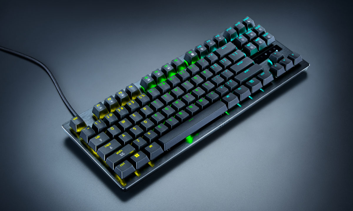 razer-prezinta-huntsman-v3-tenkeyless-8khz,-o-tastatura-esports-cu-switch-uri-optice-analogice