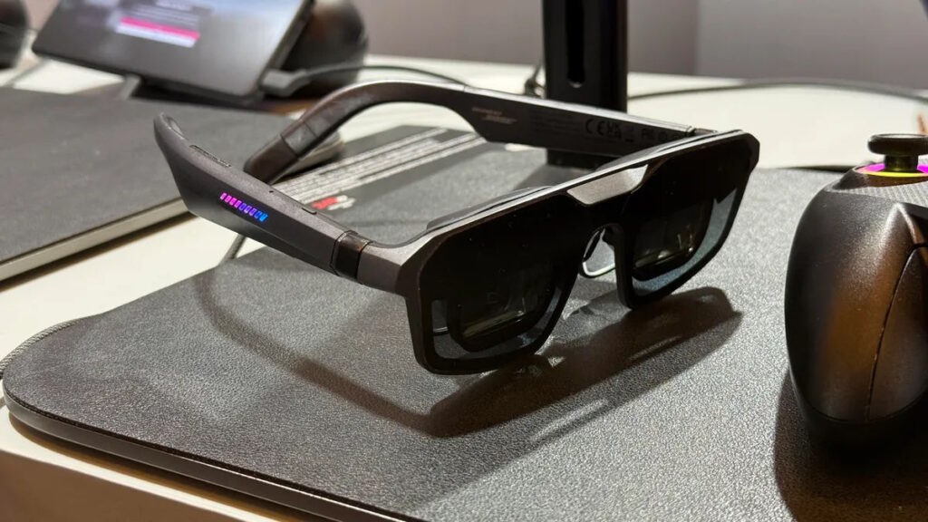 asus-rog-xreal-r1-este-primul-accesoriu-de-gaming-vr-optimizat-pentru-performante-extreme