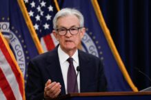 jerome-powell-isi-incheie-azi-mandatul-de-sef-al-rezervei-federale,-unul-dintre-cei-mai-mari-adversari-ai-lui-trump.-cine-este-succesorul-desemnat