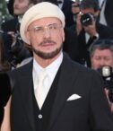 nu-mi-vine-sa-cred”-|-john-travolta,-premiat-la-cannes-pentru-intreaga-cariera-in-timp-ce-isi-prezenta-primul-film-ca-regizor