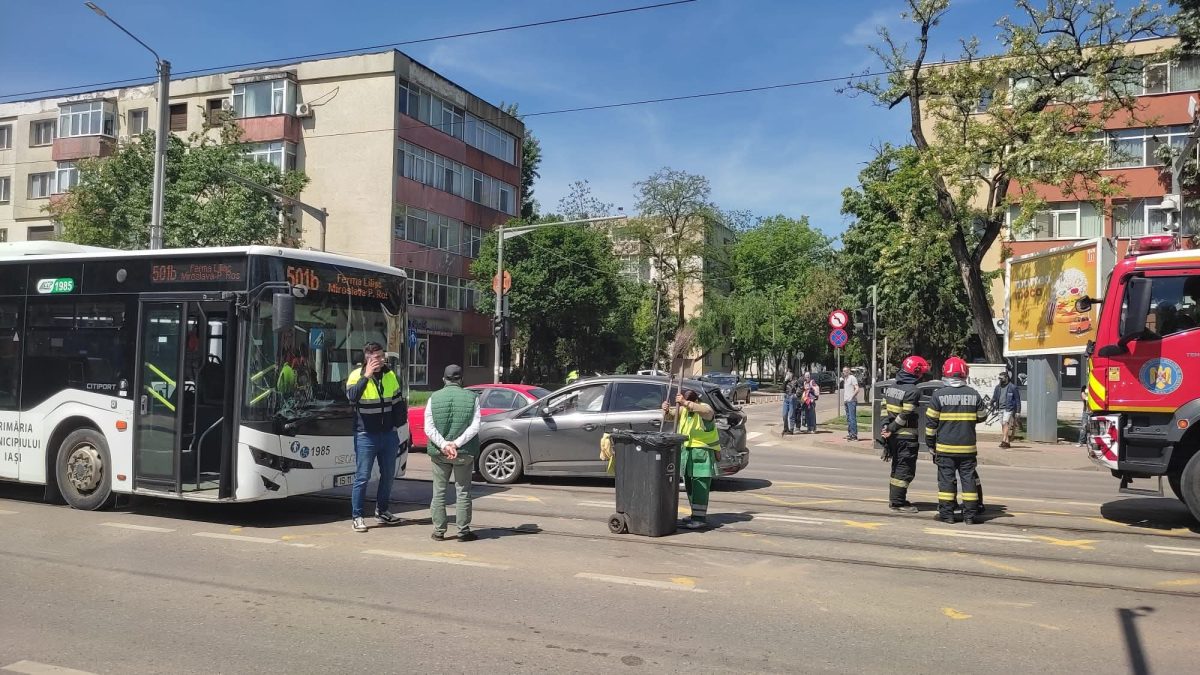 accident-rutier-in-podu-ros.-un-autoturism-si-un-autobuz-au-intrat-in-coliziune