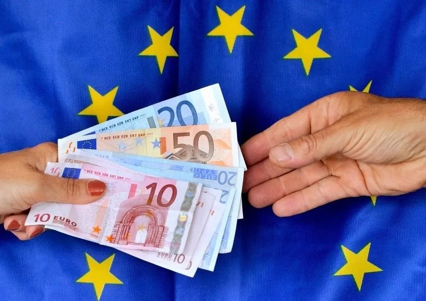 doi-afaceristi-corupti-din-bacau-au-fraudat-fonduri-europene!-fiecare-membru-al-familiei-administreaza-cate-o-societate!
