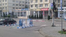 bariera-distrusa-la-doar-cateva-zile-de-la-inaugurare-in-parcarea-din-piata-unirii